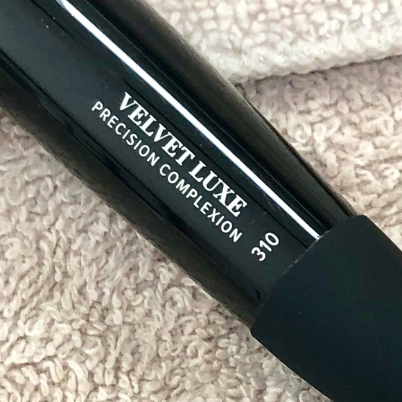 ✳️ Mix-N-Match 5/$25 ✳️ It Cosmetics VelvetLuxe Precision Brush - Picture 4 of 4